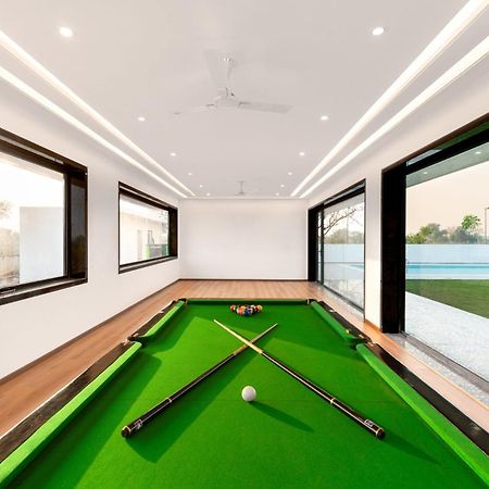 Stayvista At Aj House With Pvt Pool & Projector Set-Up 海得拉巴 外观 照片