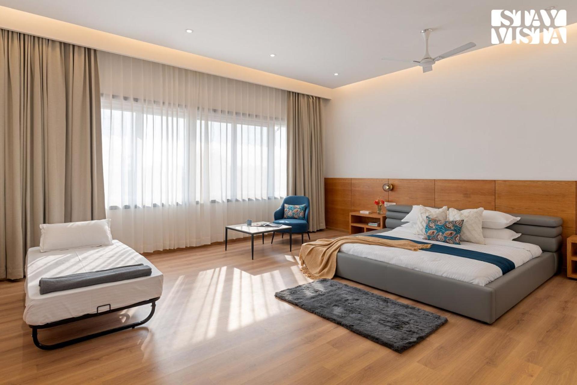 Stayvista At Aj House With Pvt Pool & Projector Set-Up 海得拉巴 外观 照片