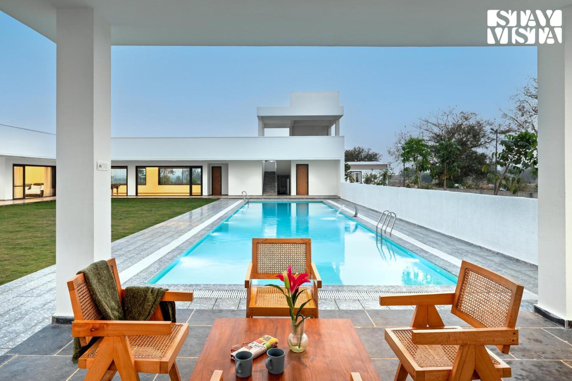 Stayvista At Aj House With Pvt Pool & Projector Set-Up 海得拉巴 外观 照片